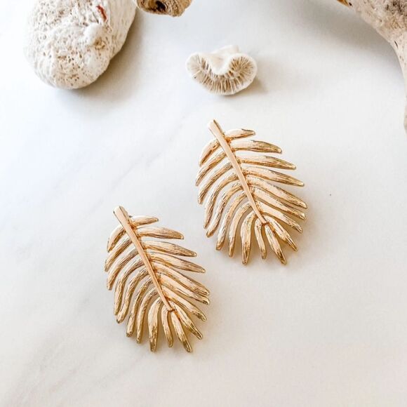 Gold Leaf Earrings A1016 - Picture 1 of 3